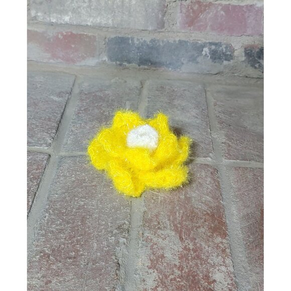 Yellow and White Flower Scrubby - Picture 7 of 8